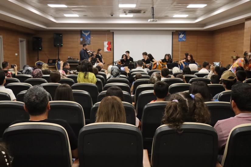 Esentepe gençlik merkezi yaz kursları sona erdi